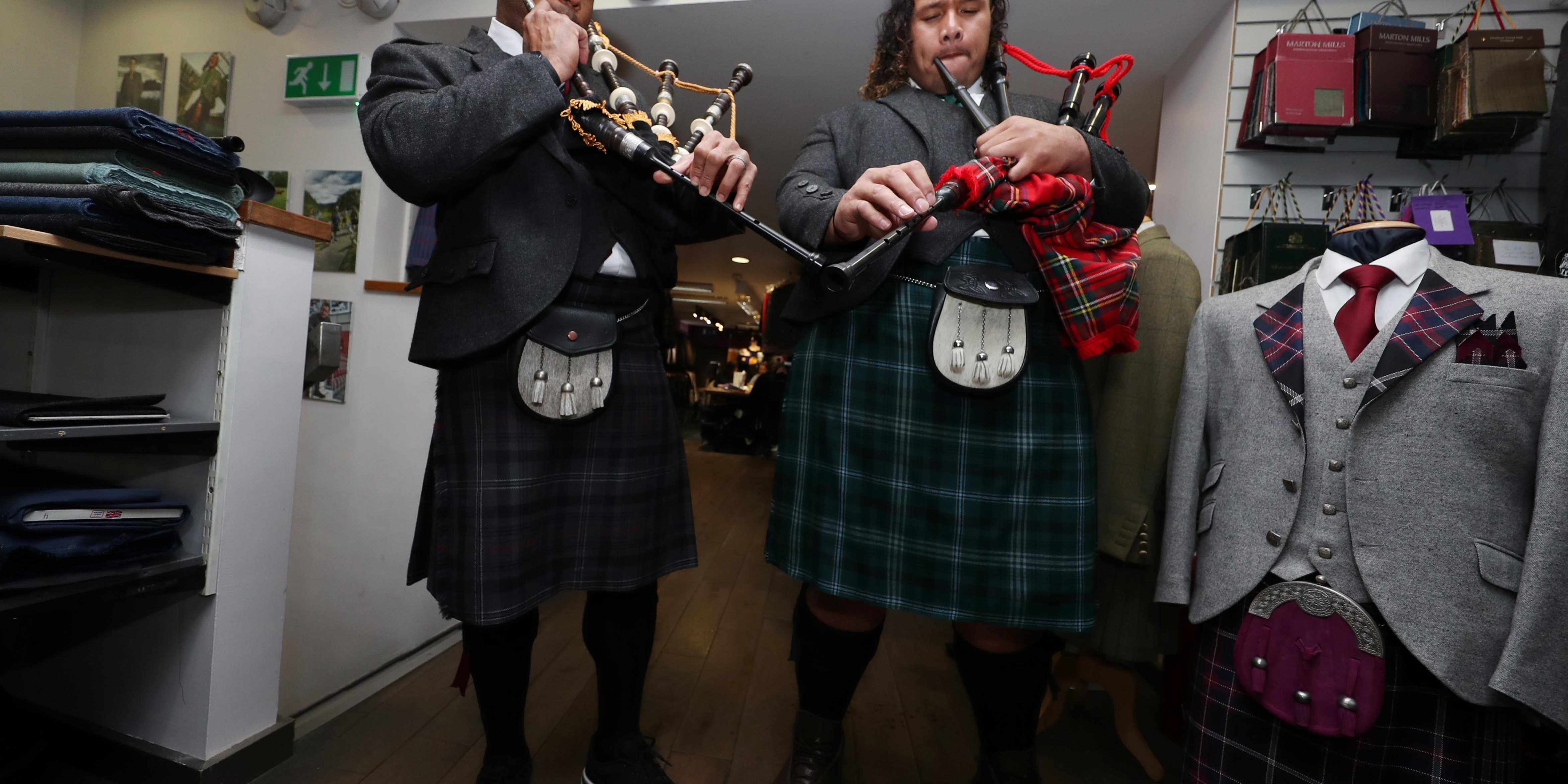 handless bagpipe player ghost handless bagpipe player ghost